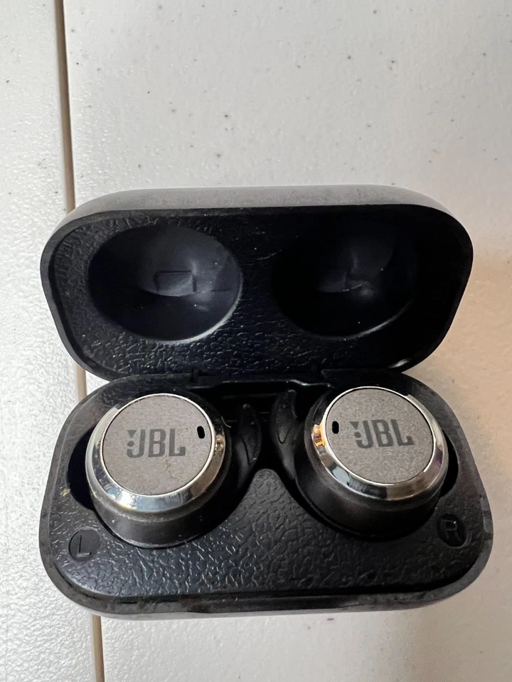 JBL Reflect Flow True无线耳机降噪蓝牙(未经测试) — 第 2/4 张图片