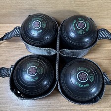 Almark Sterling 1H Lawn Bowls Set Of Four with Emsmorn Carry Sack / Bag