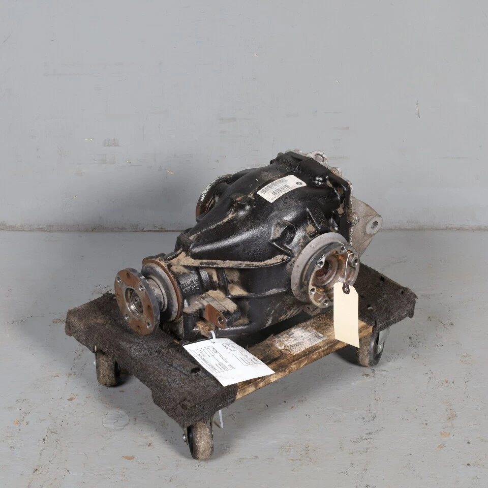 2001-2006 BMW 325i Rear Axle Differential Carrier 33107531625 OEM Used - Image 2 of 4