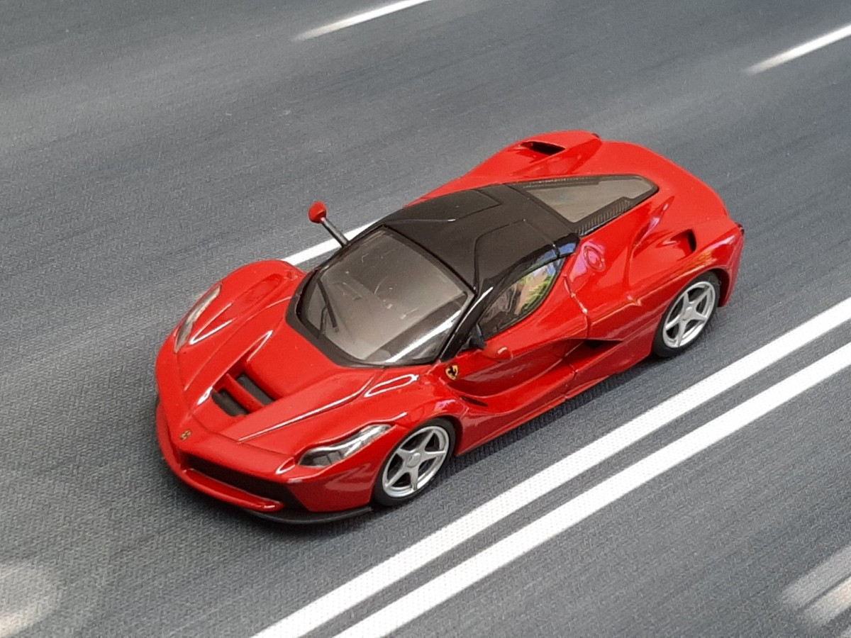 Kyosho 1/64 Ferrari Collection 12 Laferrari Red Diecast