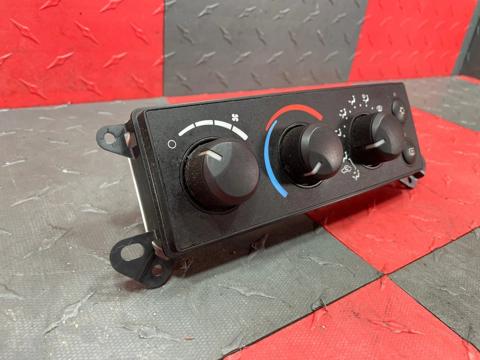 2006-2007 Dodge Ram HVAC aquecedor de zona única controles CA OEM# 55056755AB - Imagem 3 de 4