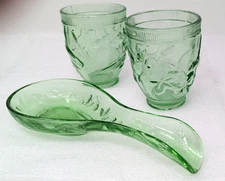Vintage Depression Green Glass lot strawberery spoon rest  & 2 glasses w/relief