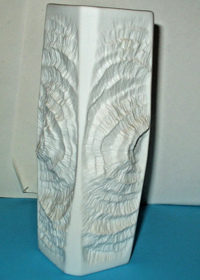 AK Kaiser Schöne Bisquit Porzellan Vase Relief 282/20 * edel * H 20 cm   60-70er - Bild 3 von 4