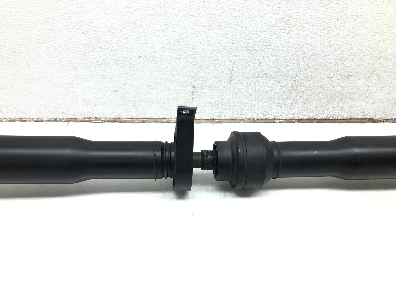 2014-2017 MASERATI QUATTROPORTE AWD REAR PROPELLER DRIVESHAFT OEM.