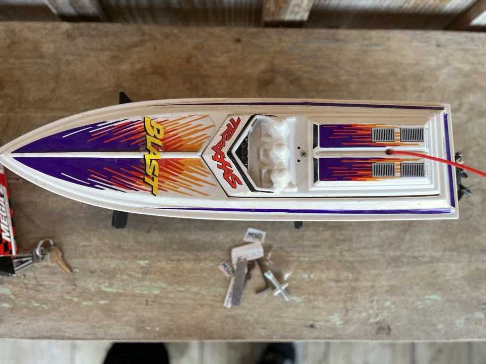 Traxxas Blast RC Boat w/ Battery, Charger and Remote - Image 4 of 4