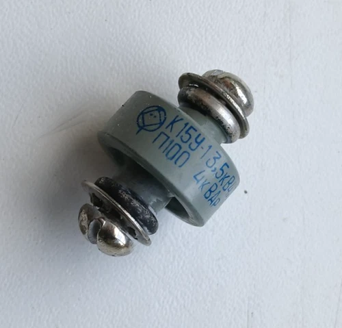 Doorknob Capacitor K15Y-1 ceramic high voltage 4,7pF +/-20%, 4KVAR  3,5KV. PCS 1