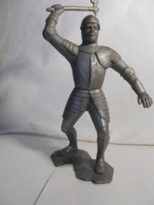 Marx MEDIEVAL KNIGHT w/ AXE Silver 1964 6"