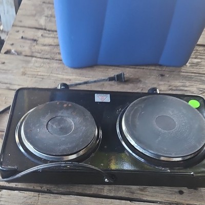 Aroma AHP-312 Double Burner Electric Hot Plate 1440W 120V Black Metal