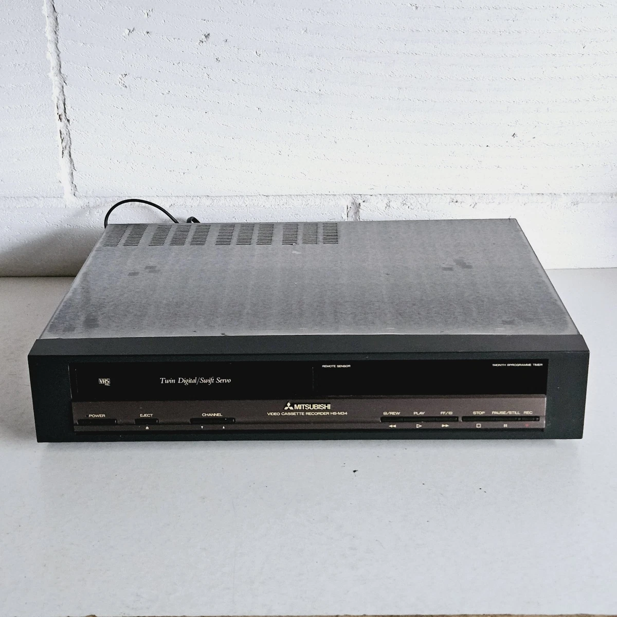 Magnétoscope Mitsubishi HS-F5601V VHS - Pour Pièces Ou Réparation (Ne Charge Pas Les Cassettes)