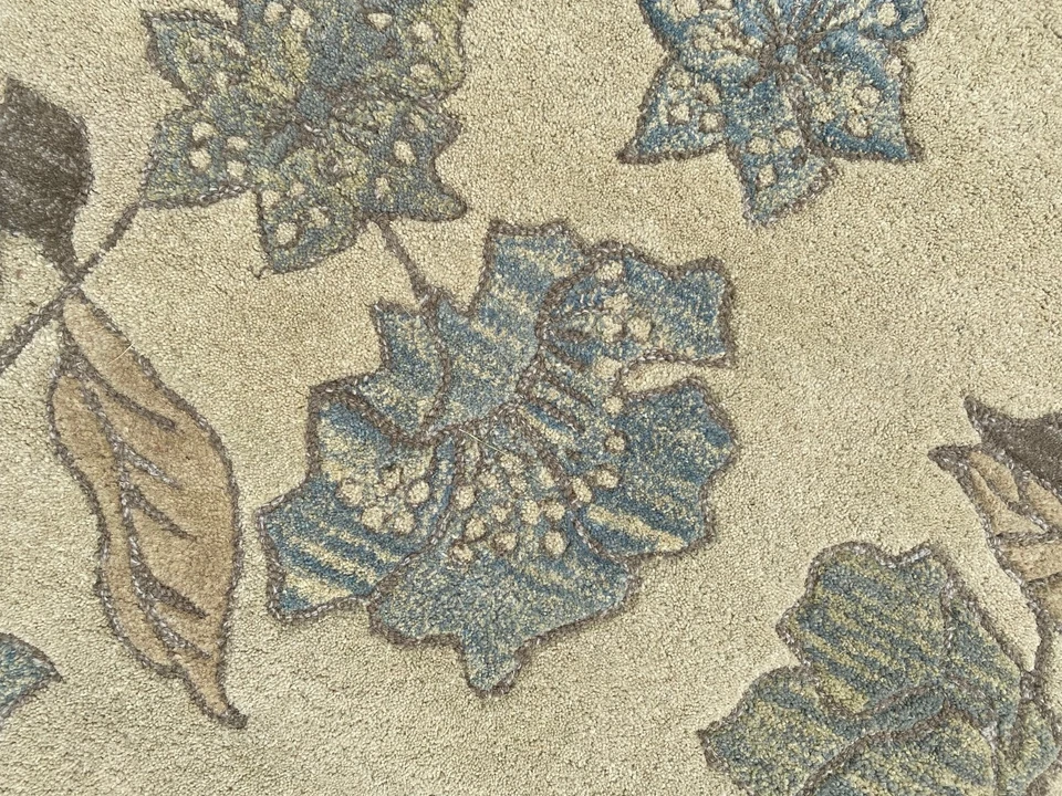 Wool Rug - 5'3" x 3'3" - Beautiful Floral Pattern - NIP - Image 3 of 4