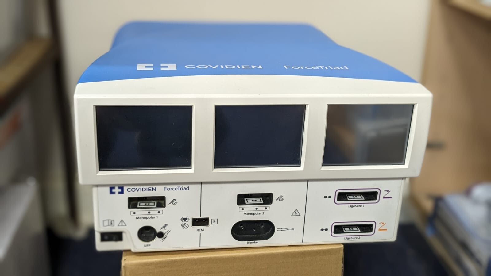 Valleylab Covidien™ ForceTriad V4.0 Complete unit with foot pedals eBay