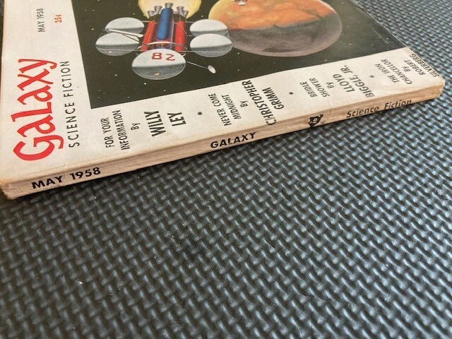 GALAXY SCIENCE FICTION May 1958 -  3 Wally Wood ilos and Leo & Diane Dillon. - Image 3 of 4