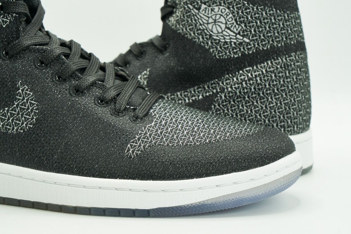 AIR JORDAN 1 RETRO HIGH OG NEW SIZE 9 MTM PACK BLACK SHADOW AIR JORDAN 1 RETRO HIGH OG NEW SIZE 9 MTM PACK BLACK SHADOW