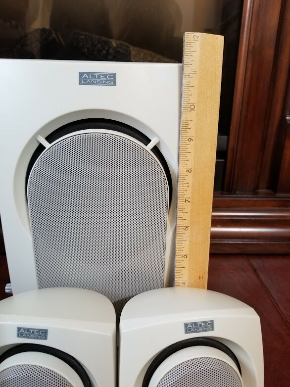 ALTEC LANSING AVS300 Multimedia Computer Speaker System L/R