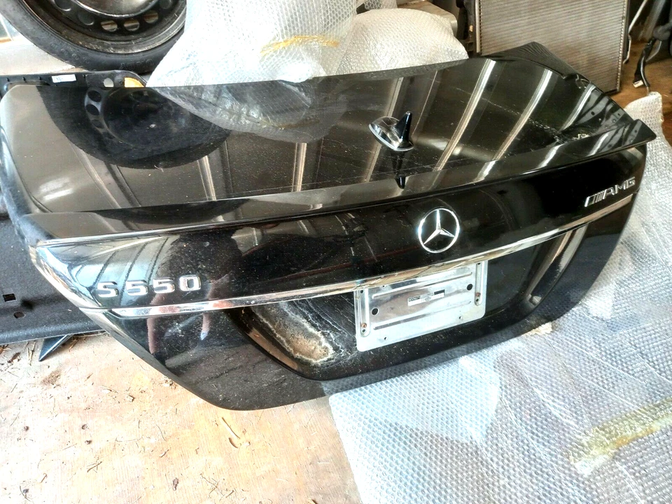 Tapa maletero trasera negra OEM Mercedes-Benz S550 W221 AMG 2007-2013 Foto 3 de 3