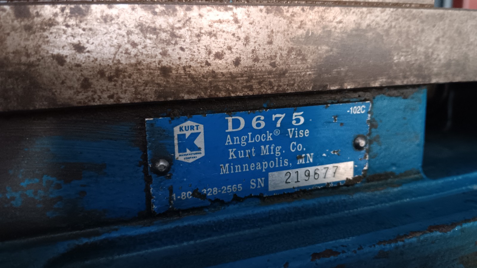 Kurt AngLock D675 Machine Vise