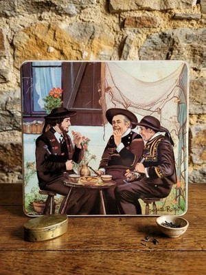 Vintage Metalldose ''Les Sonneurs Bretons'' - traditionelle Illustration
