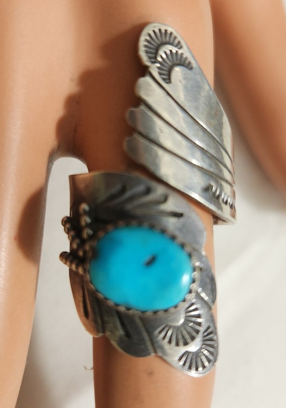 RUNNING BEAR NAVAJO STERLING RING W, TURQUOISE S-9, WT. 10 GR GREAT DSG,