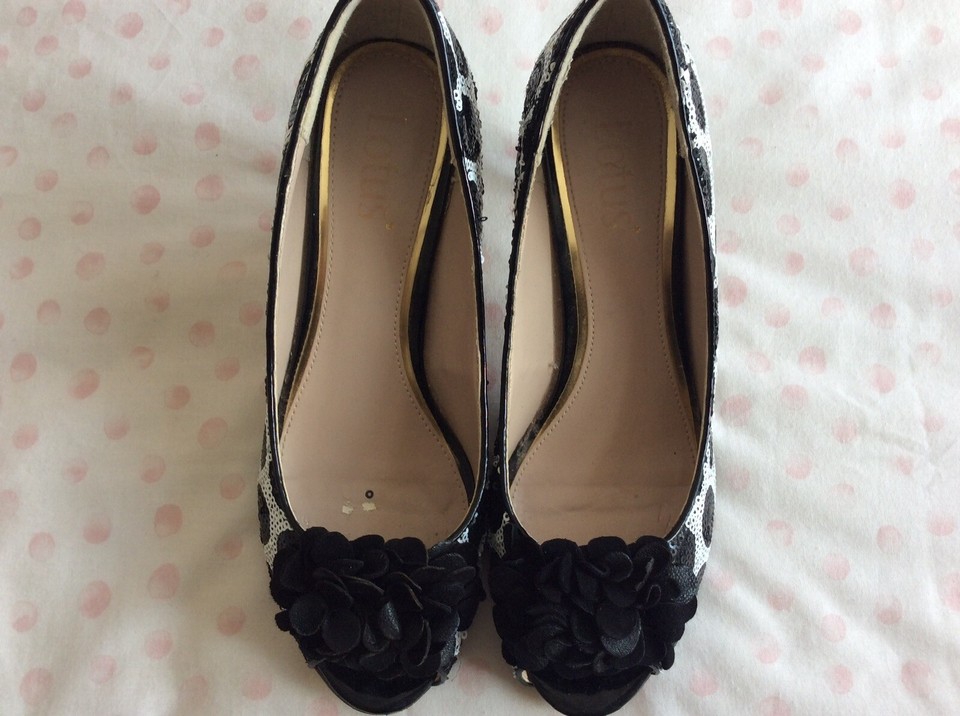 BEAUTIFUL 'LOTUS' BLACK & WHITE SEQUINNED Open Toe & Suede Ruffle SHOES