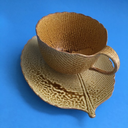 Cup & Saucer Kotobuki Leaf Design Tan - Picture 10 of 10
