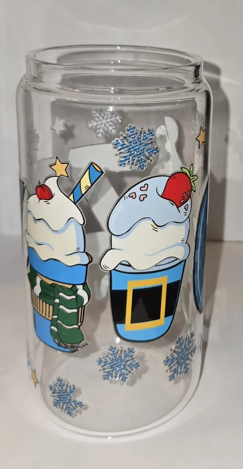 Cozy Winter Vibes Gnome 玻璃咖啡 16 盎司杯带吸管和刷子木盖 — 第 3/3 张图片