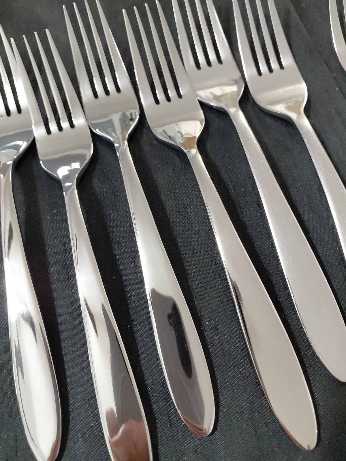 Oneida Jennifer/Mooncrest/Luann Stainless Flatware
Opens in a new window or tab