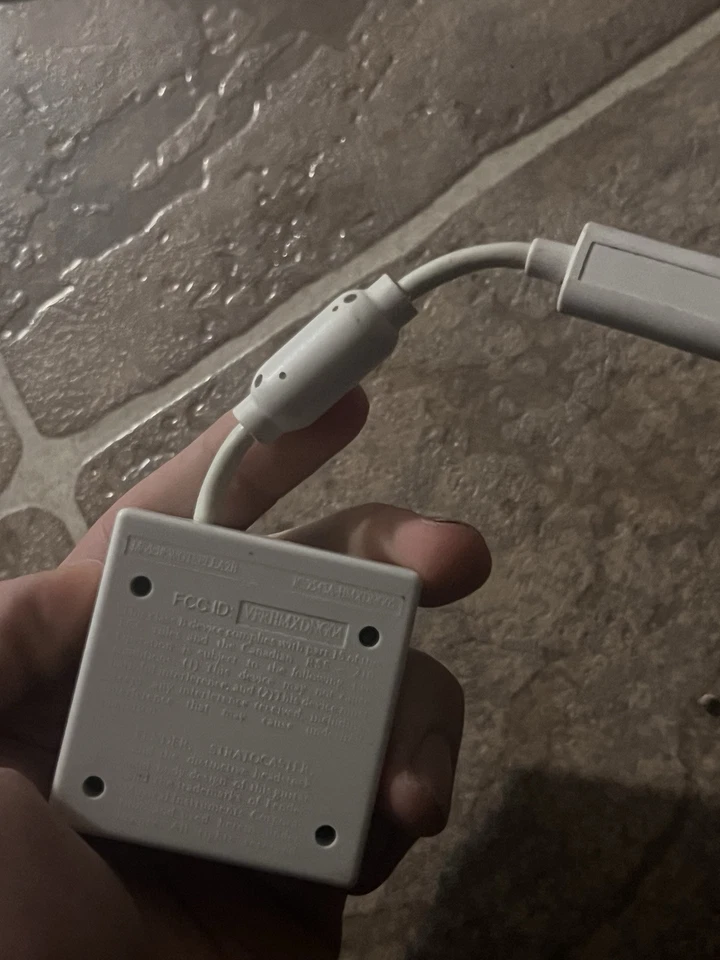 Wii Rock Band 2 Harmonix WGTSELEA2B Wireless Fender Stratocaster Guitar Dongle - Image 2 of 3