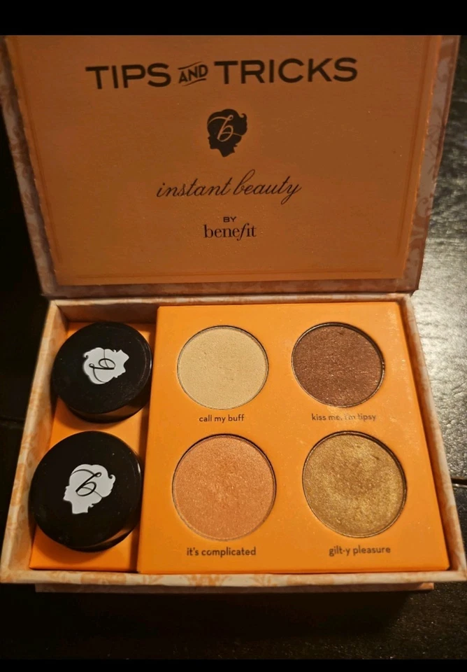 Kit de sombra de ojos Benefit World Famous Neutrals tamaño completo Foto 3 de 4