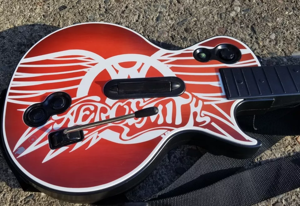 Xbox 360 Aerosmith Les Paul Guitar Hero Red Octane Wireless Controller 95339.805 - Image 2 of 4