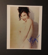 Actress Sherilyn Fenn Sexy Autographed 8 x 10 Photo