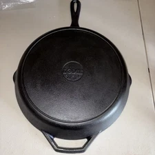 Lodge 12" Cast Iron Skillet Frying Pan 10SK Made in USA Double Handles  SEASONED