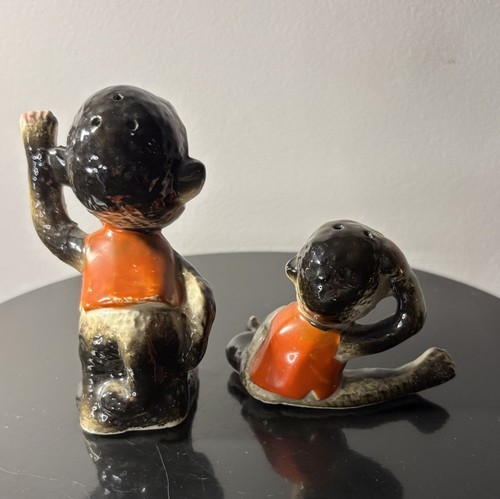Vintage Anthropomorphic Monkey Chimp Salt & Pepper Set Red Vests Circus Kitsch - Picture 4 of 11