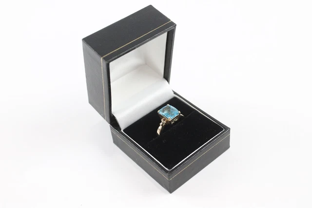 18 9ct Yellow Gold Ring DK Blue Topaz Diamond Boxed