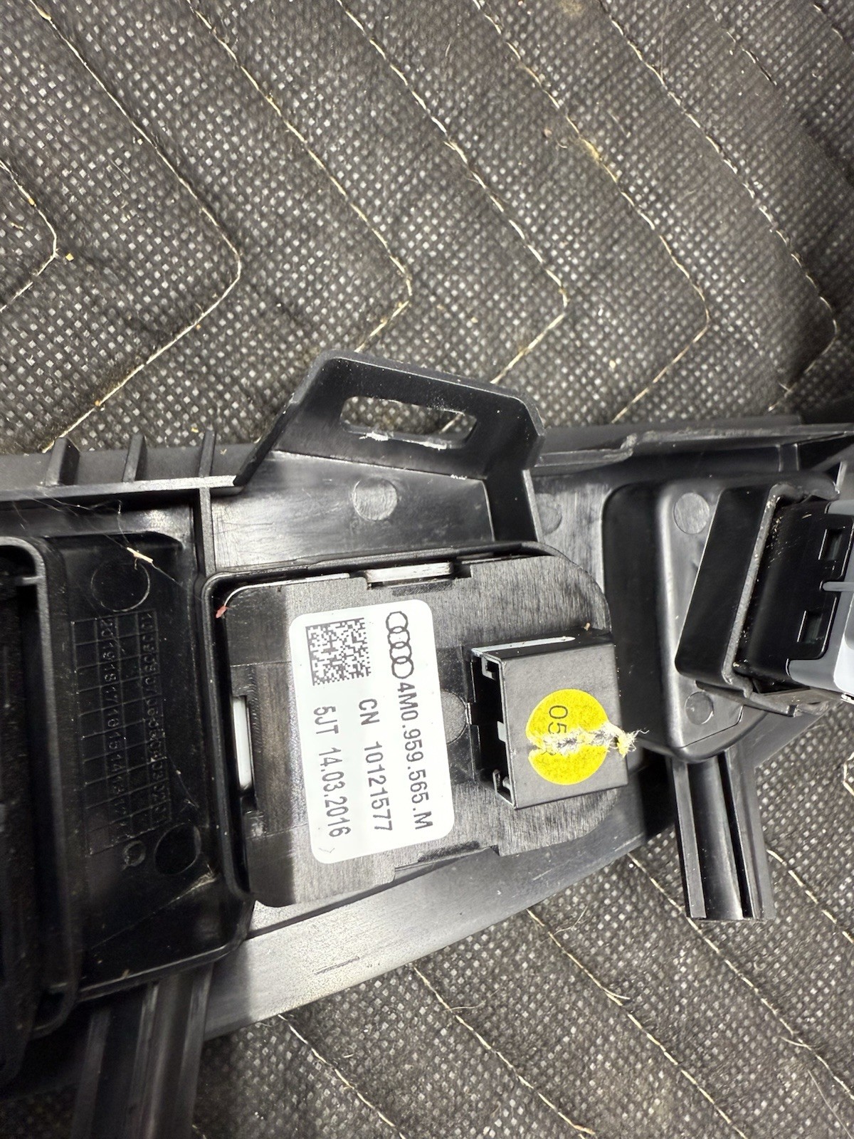 2017-2023 AUDI R8 FRONT LEFT MASTER DOOR WINDOW CONTROL SWITCH W/ TRIM BLACK