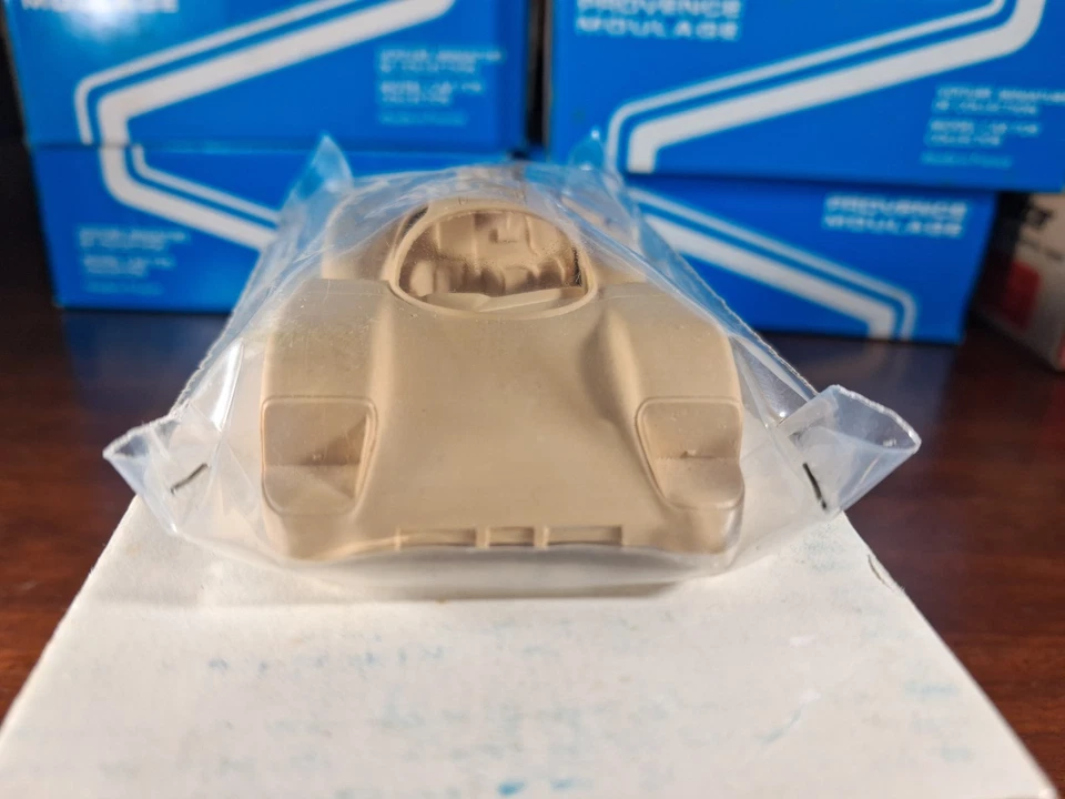 KIT PROVENCE MOULAGE ASTON MARTIN AMR1 LE MANS 1989 SCALA 1/43 - Immagine 2 di 4