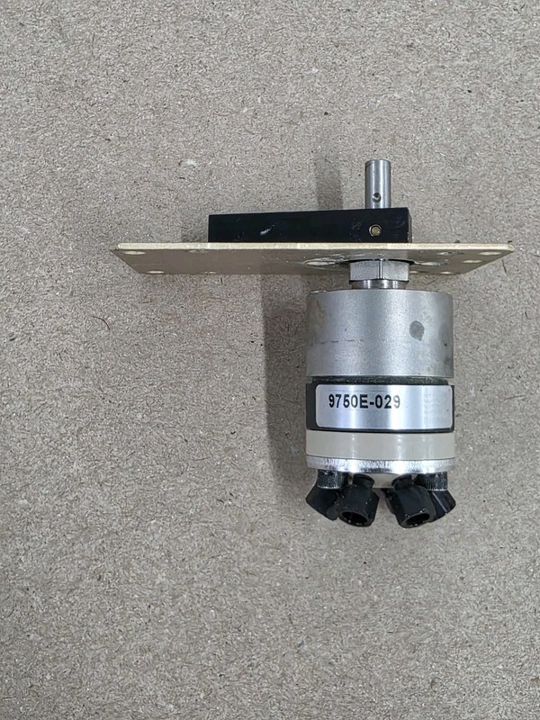 Industrial Precision Rotary Coupling / Slip Ring Assembly 9760E-029 Mounted...