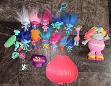 DWA DreamWorks Trolls Plastic Figures Toy Lot of 13 Plus Playset