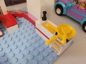 Lego Friends 3183 Stephanies Car + 3061 City Park Cafe -Missing Several Pieces