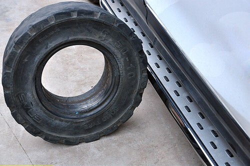 Escalón lateral 2 piezas apto para estribo Kia Carens 2022+ barras Nerf aluminio - Imagen 3 de 5