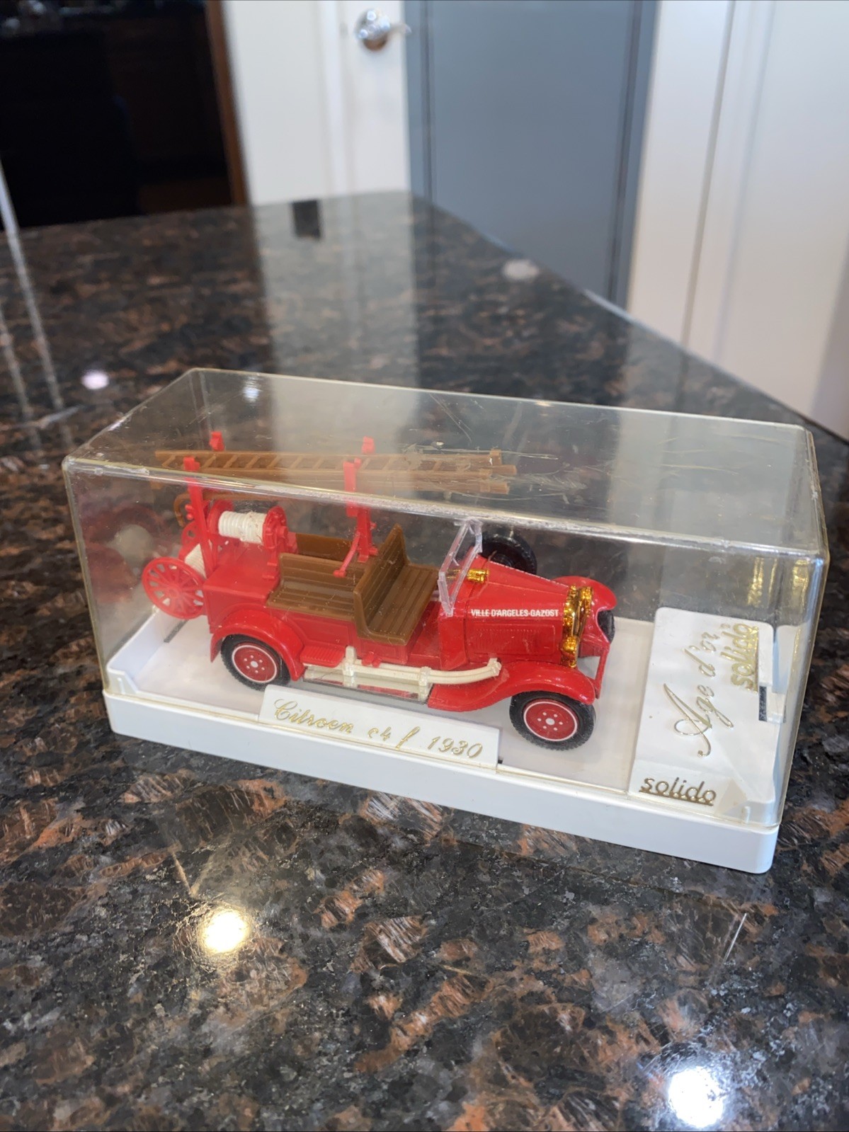 Solido Citroen C4f Fire Engine Pump With Scale Ville D'argeles Gazost 1930 1:43 4408