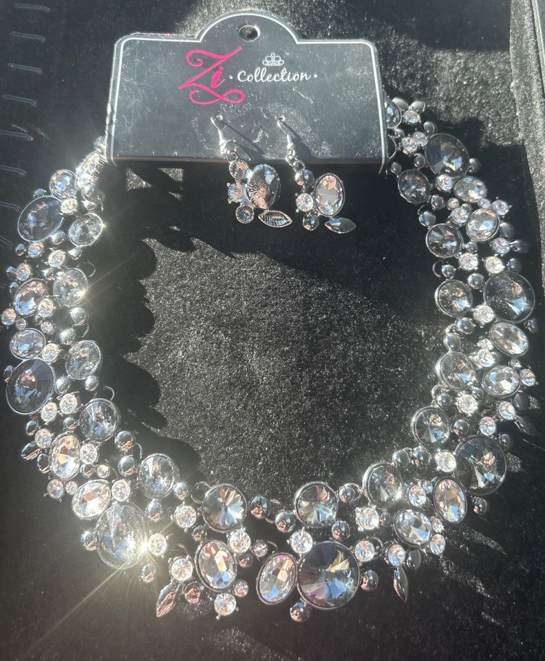 Conjunto de Brincos Colar Declaração Excepcional Coleção Paparazzi Zi Novo com etiquetas - Imagem 2 de 4