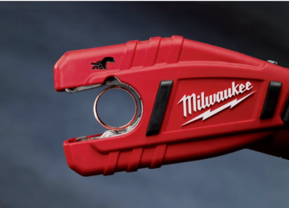 Milwaukee M12 Compact Copper Pipe Cutter C12 PC-0C JP – 12V Cordless – LED Light - Image 3 of 3