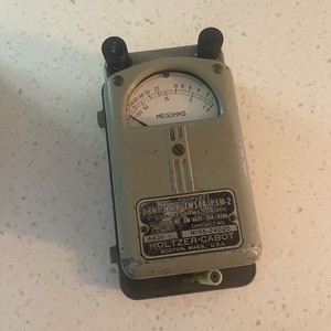Holtzer-Cabot ZM-14A PSM-2A Ohmmeter 0-1000 Megohms 500 VDC Mugger