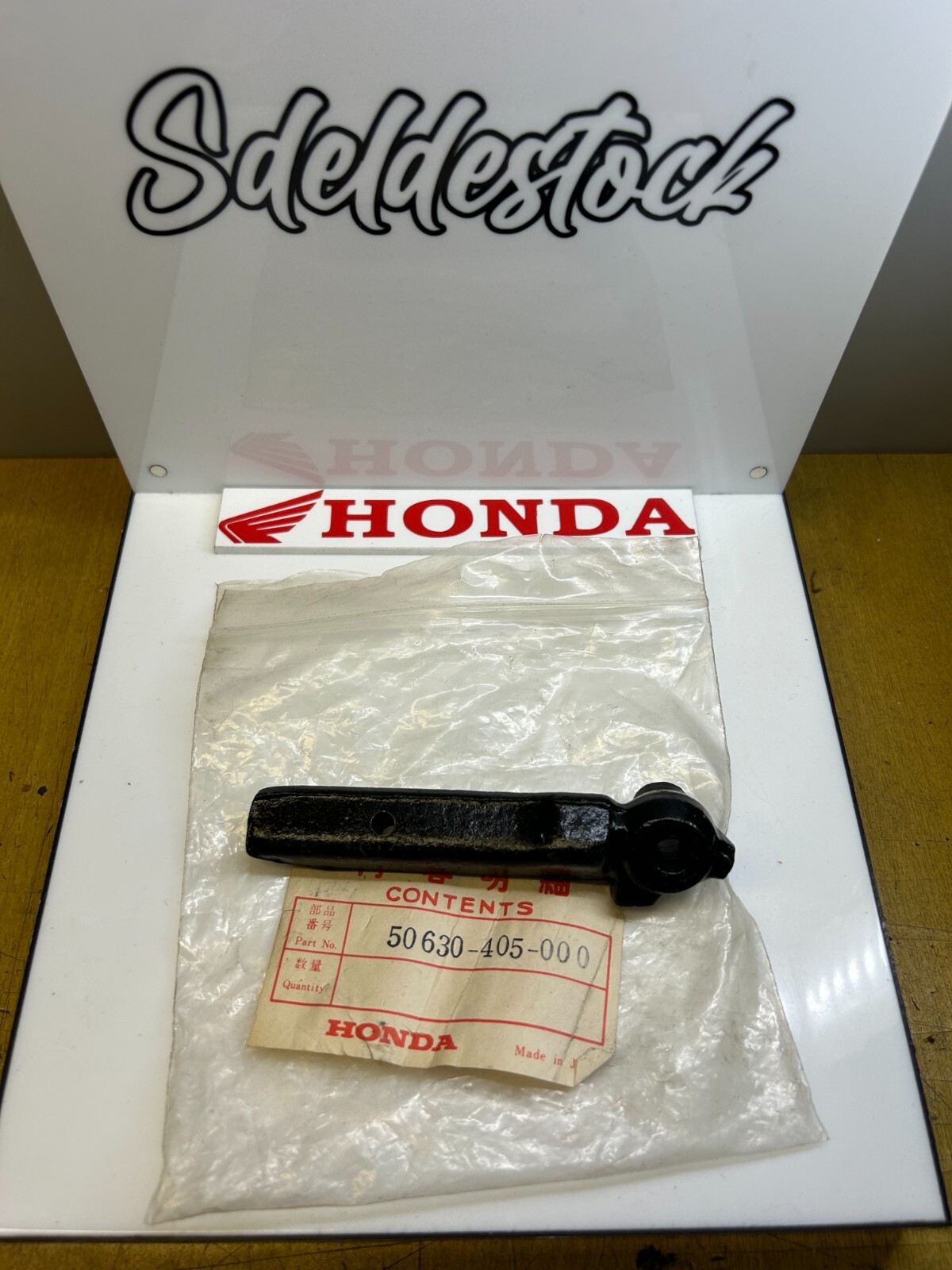 Support repose-pied av droit Honda 50632-405-000 corrige la position du pied sur GL 1100