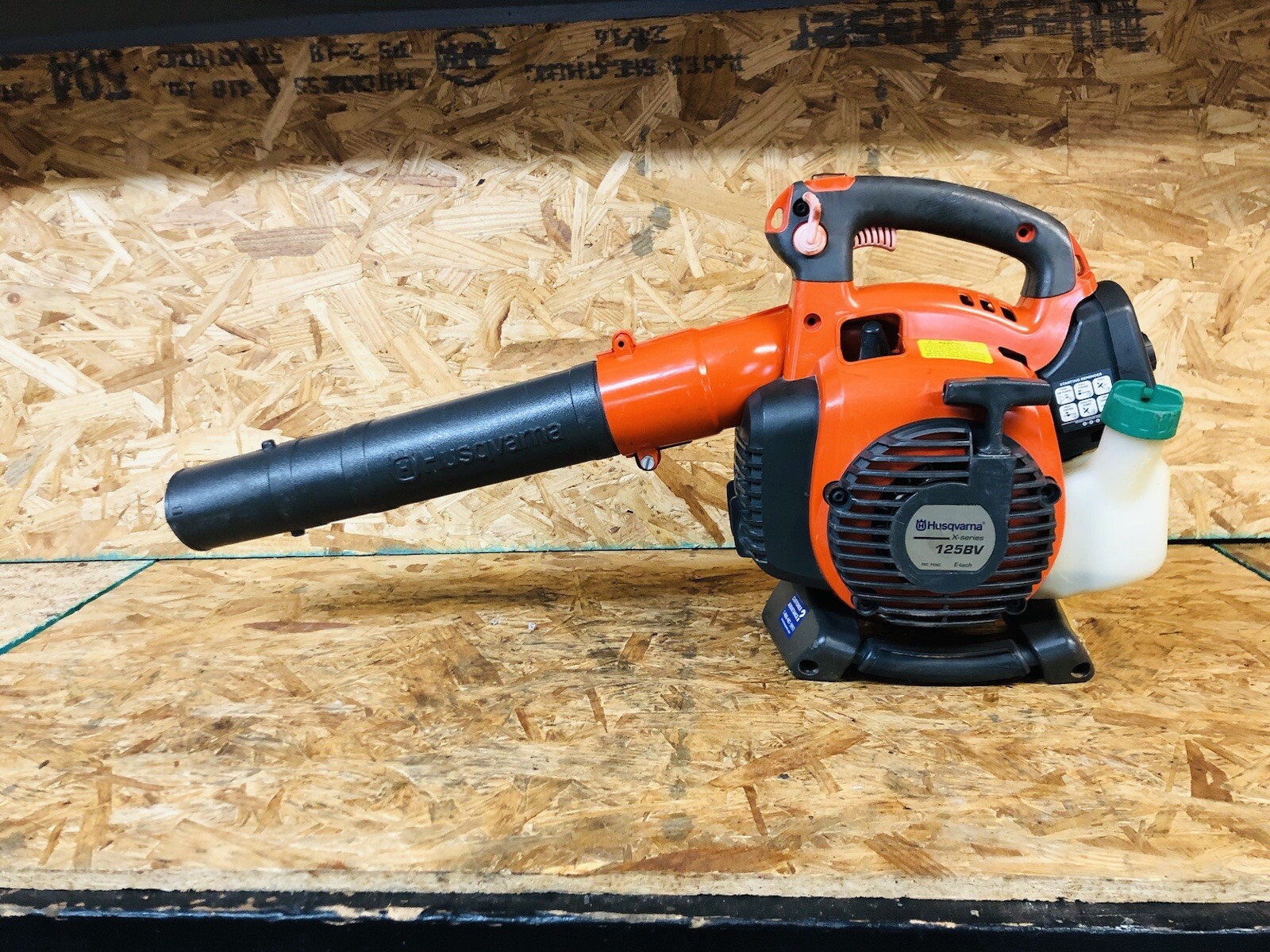 Husqvarna 125BV Handheld Leaf Blower Good Project / Parts Blower
