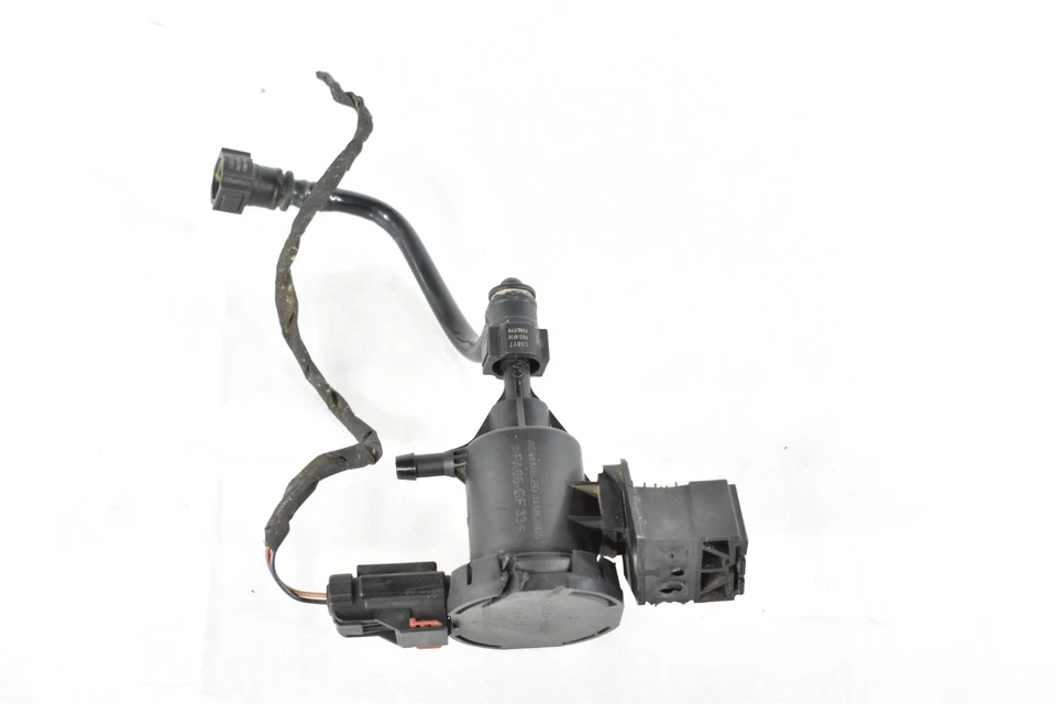 11-18 Mercedes W218 CLS550 S550 CL550 CLA Fuel System Purge Valve 0014760532 OEM - Image 3 of 4