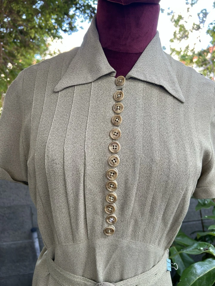 1940s Seafoam Green Dress W/ Belt Size Small - Image 4 of 4