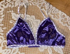 L.E.I. Lei Y2K Teen First Bra L Second Skin No Padding Wireless Back Closure