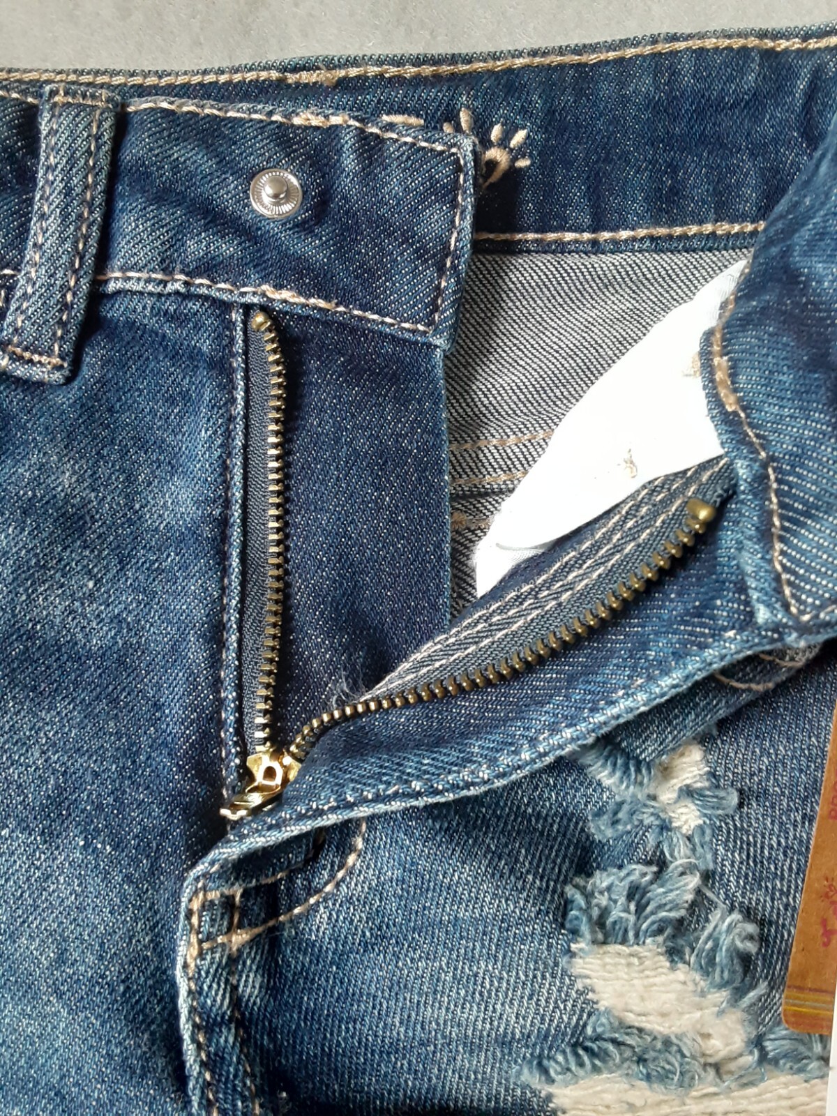 Picture 5 of 6