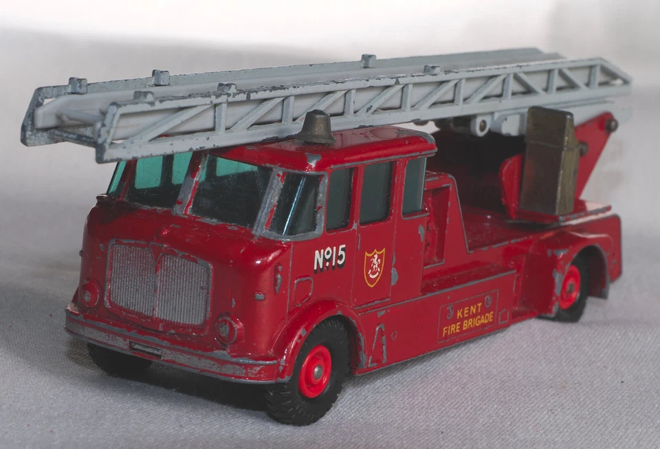MATCHBOX KINGSIZE K-15 MERRYWEATHER CAMIÓN DE BOMBEROS KENT EN PRECIOSO ESTADO Foto 4 de 4